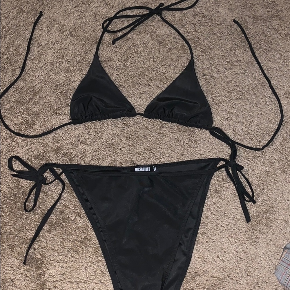 🤍 SOLD 🤍 Adjustable black bikini, unpadded!!